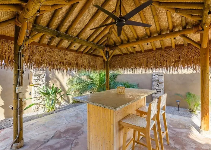 Boho 4br Retreat Heated Pool Tiki Bar Holiday home