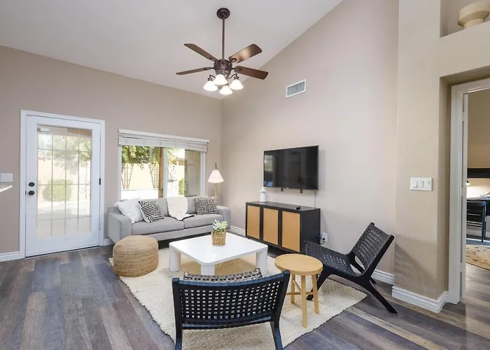 Boho 4br Retreat Heated Pool Tiki Bar Holiday home