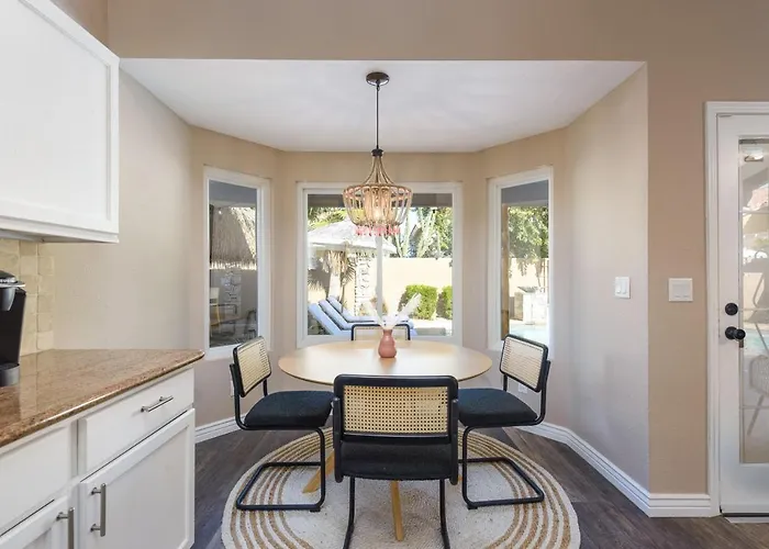 Boho 4br Retreat Heated Pool Tiki Bar Gilbert