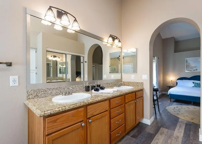 Boho 4br Retreat Heated Pool Tiki Bar