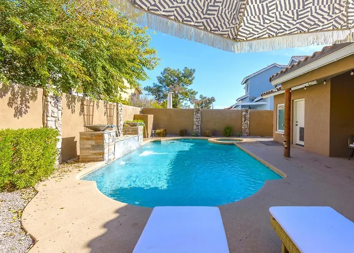 Boho 4br Retreat Heated Pool Tiki Bar Holiday home Gilbert