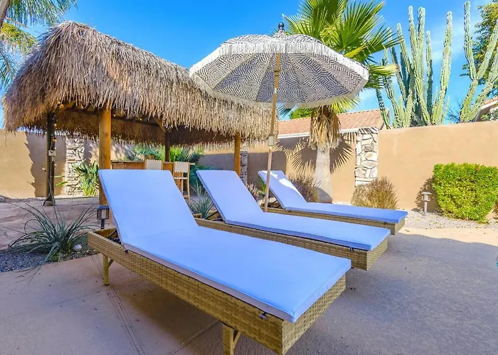 Holiday home Boho 4br Retreat Heated Pool Tiki Bar *